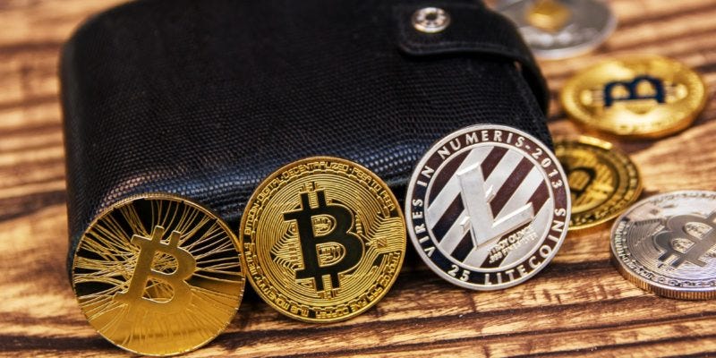 Navigating the Maze: How to Choose the Right Bitcoin Wallet